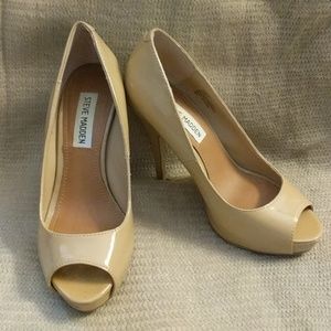 Steve Madden Nude Peep Toe Pump